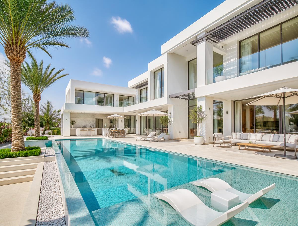 Modern villas with private pools in Emirates Hills